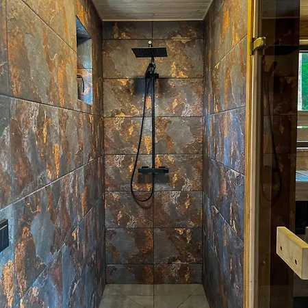With Sauna شاليه Papsaare